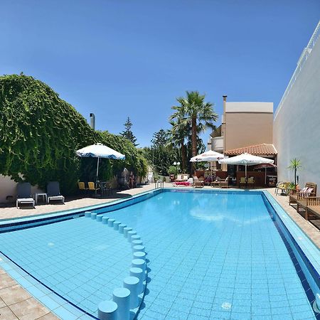 Akatos Hotel Agia Marina  Luaran gambar