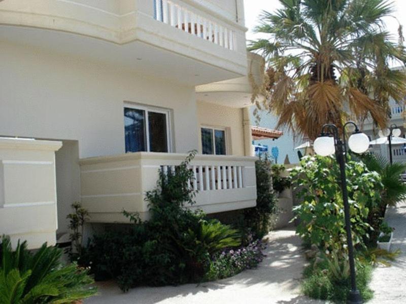 Akatos Hotel Agia Marina  Luaran gambar