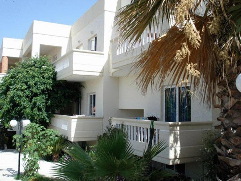 Akatos Hotel Agia Marina  Luaran gambar