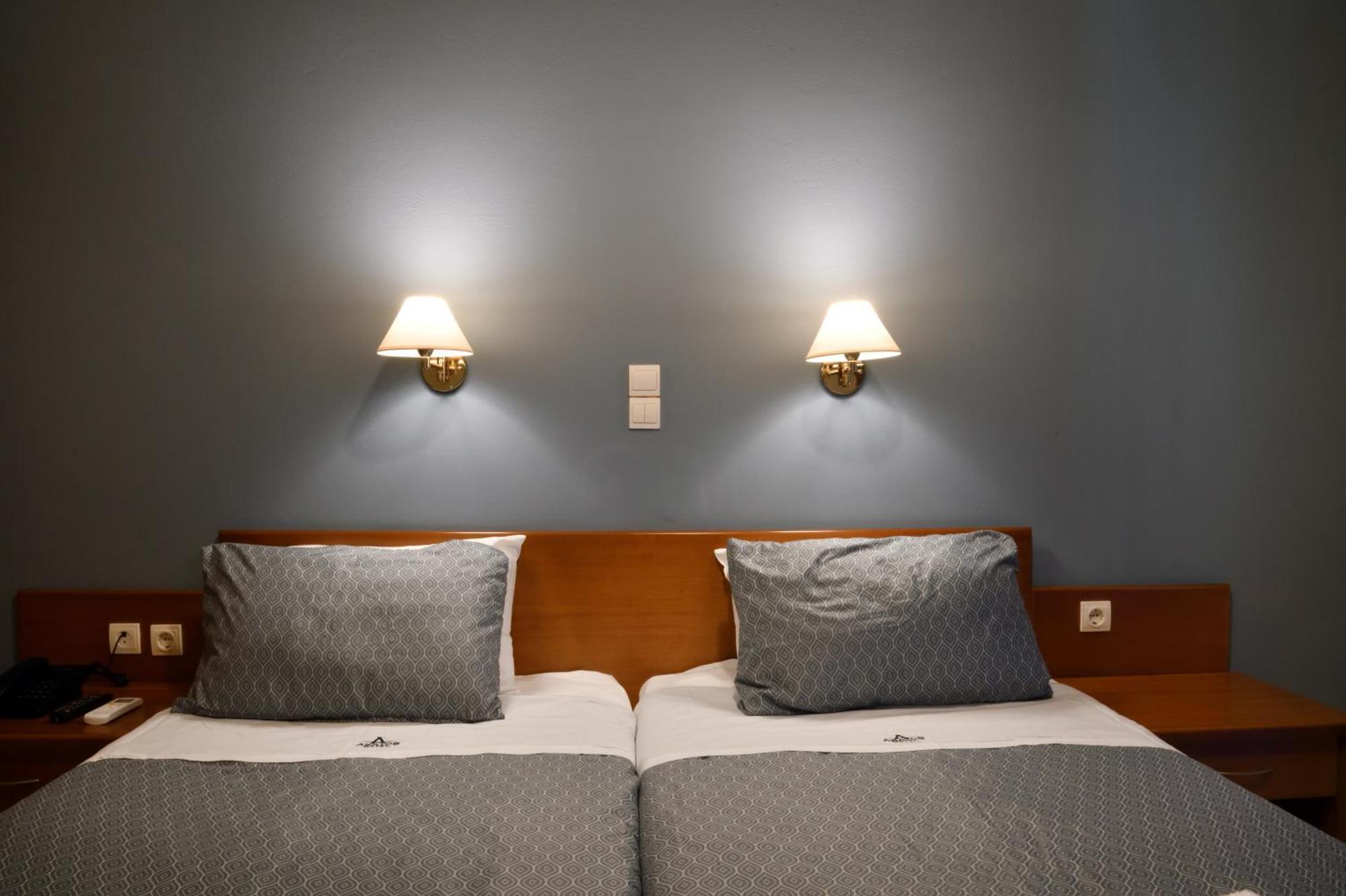 Akatos Hotel Agia Marina  Luaran gambar