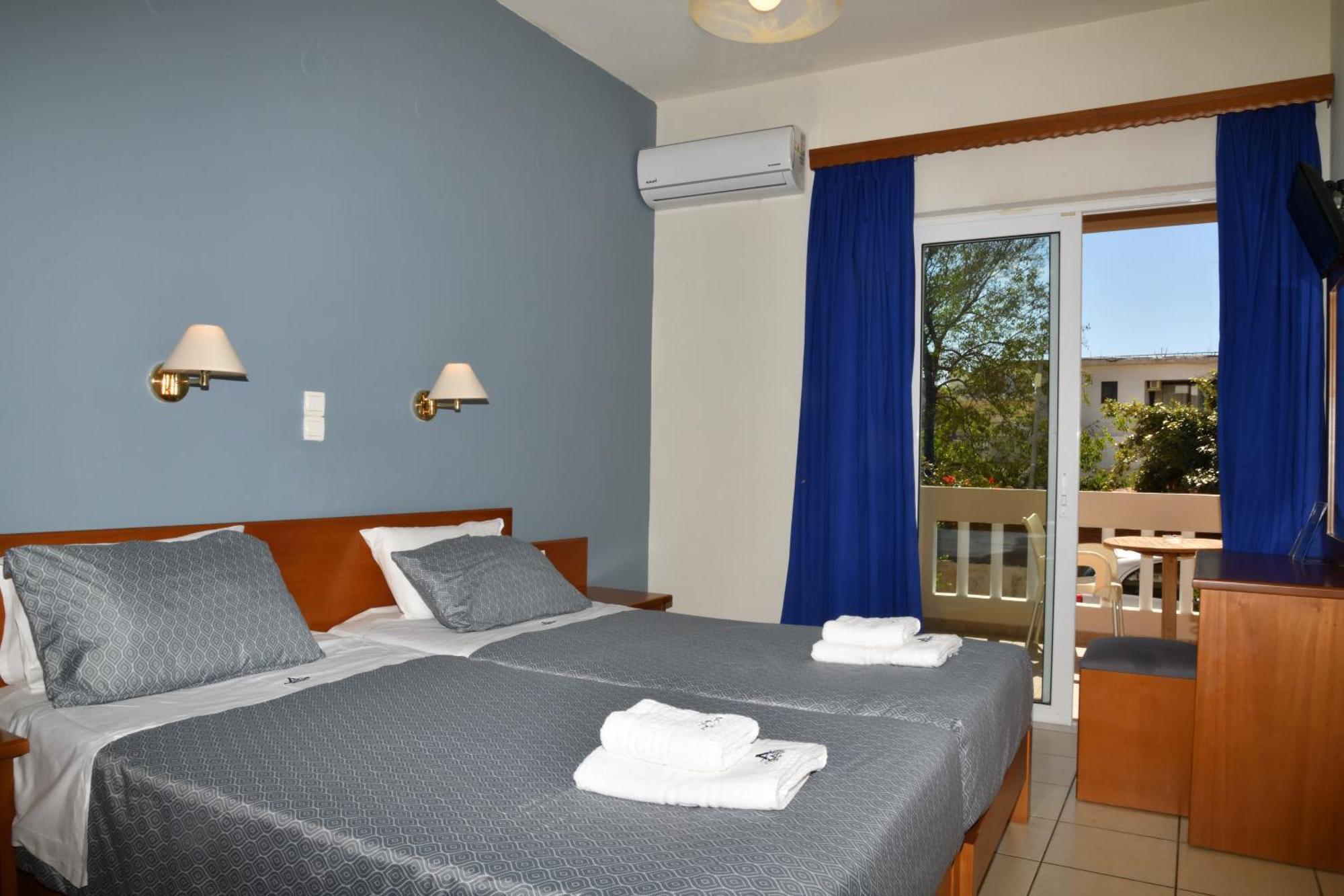Akatos Hotel Agia Marina  Luaran gambar