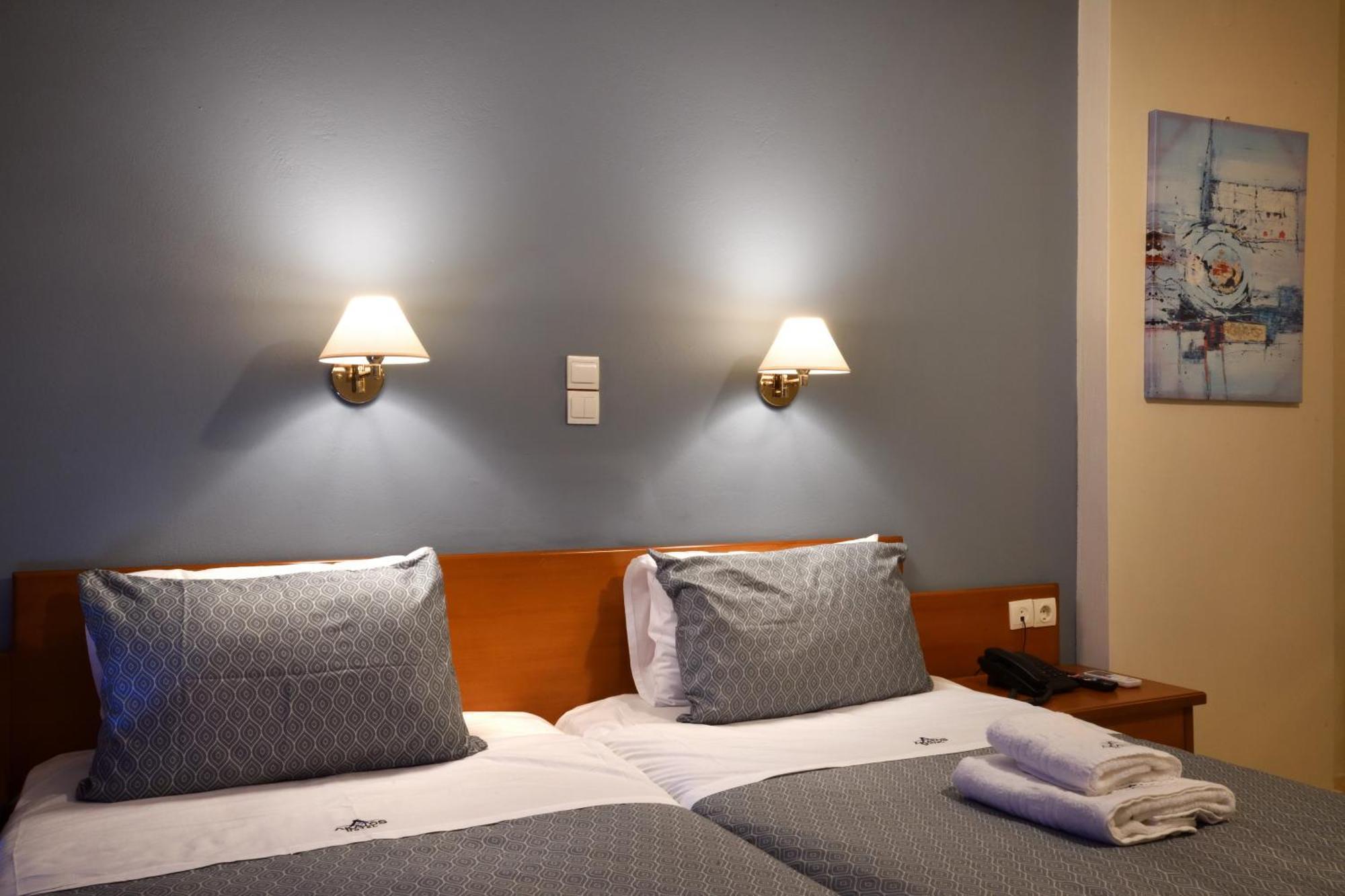Akatos Hotel Agia Marina  Luaran gambar