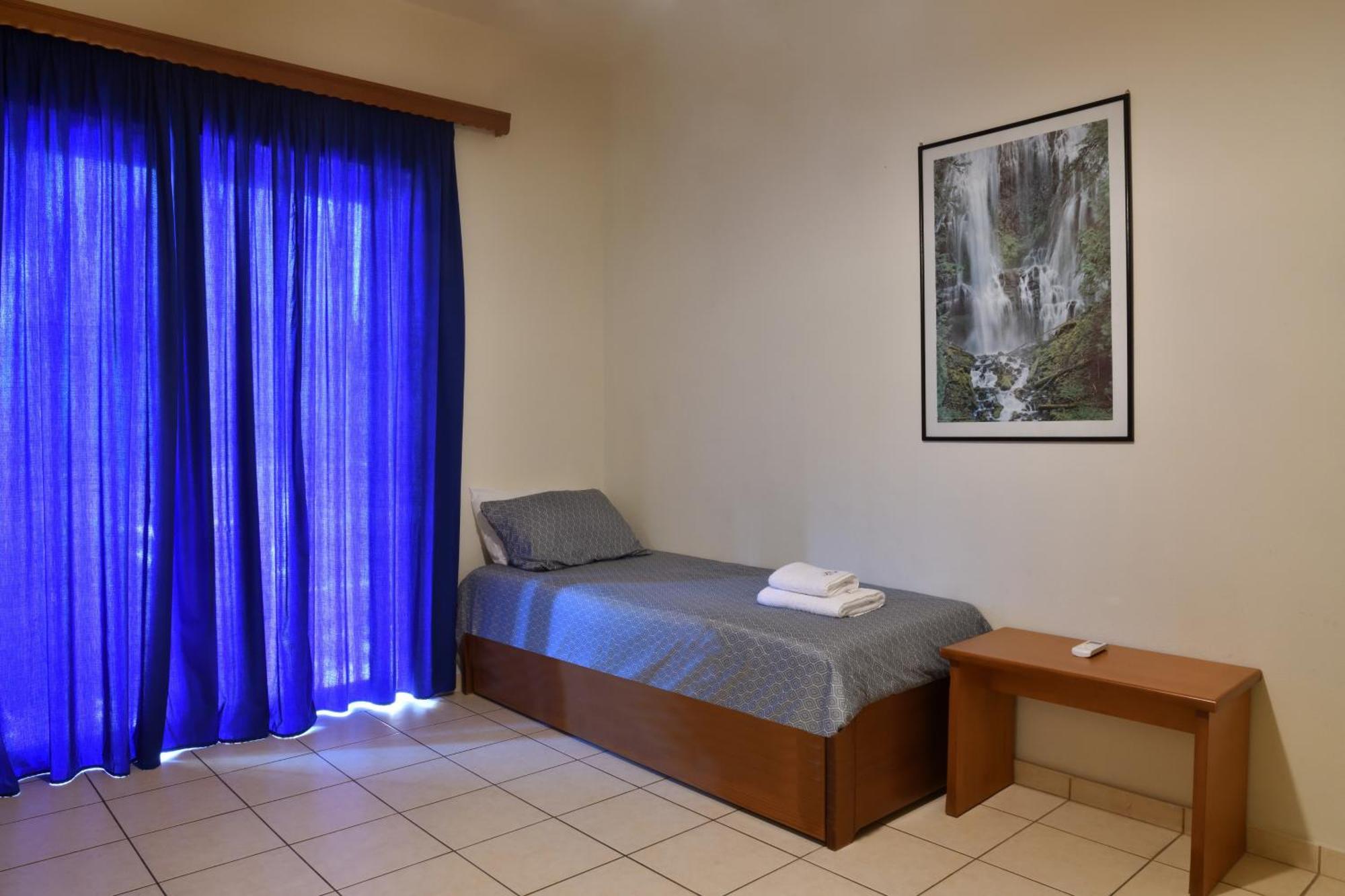 Akatos Hotel Agia Marina  Luaran gambar