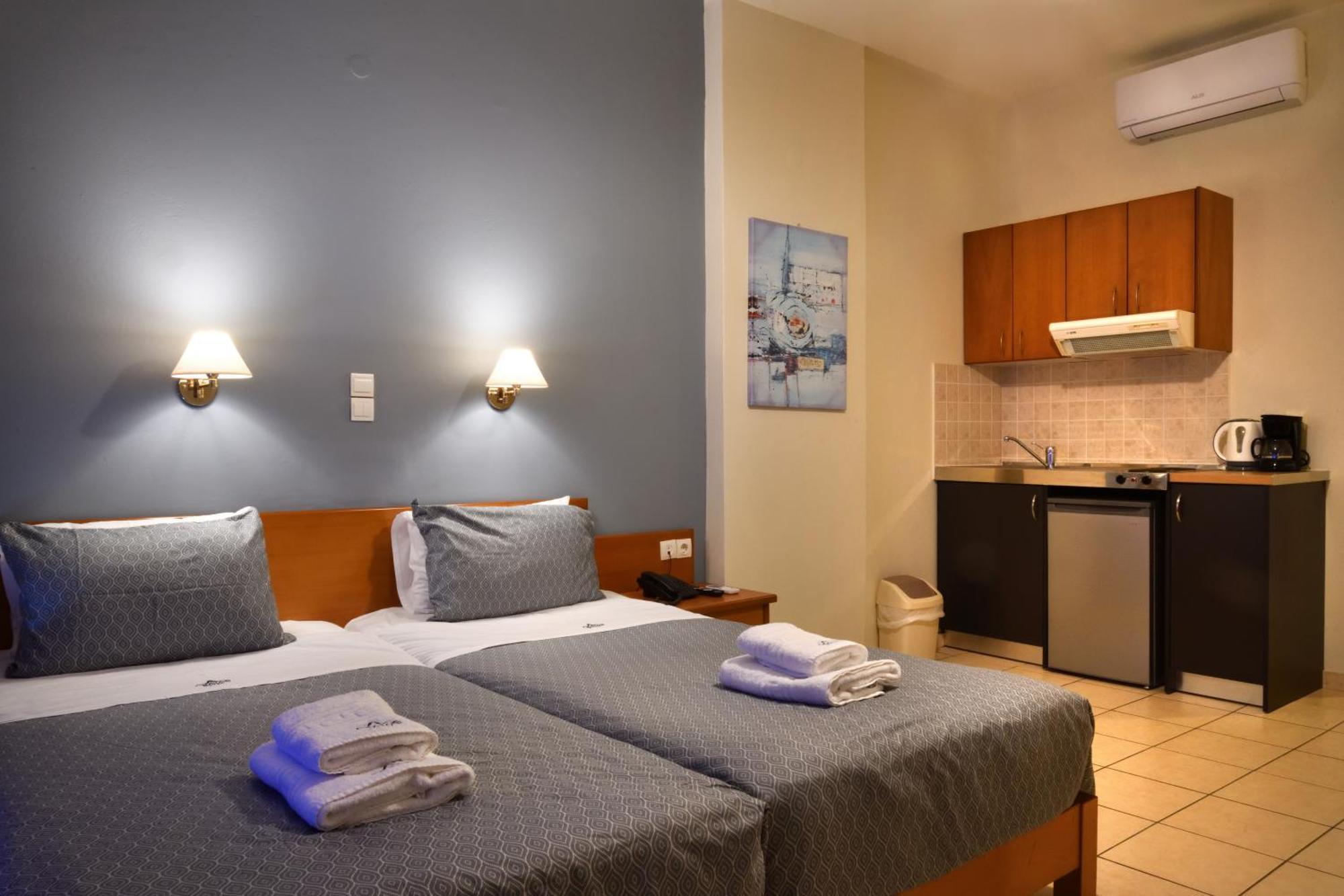 Akatos Hotel Agia Marina  Luaran gambar