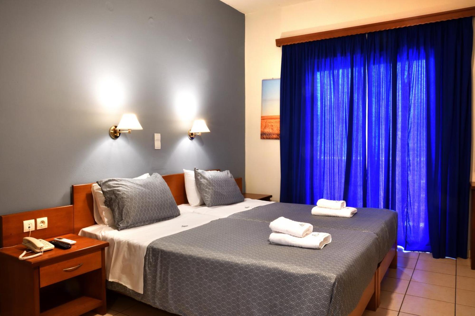 Akatos Hotel Agia Marina  Luaran gambar