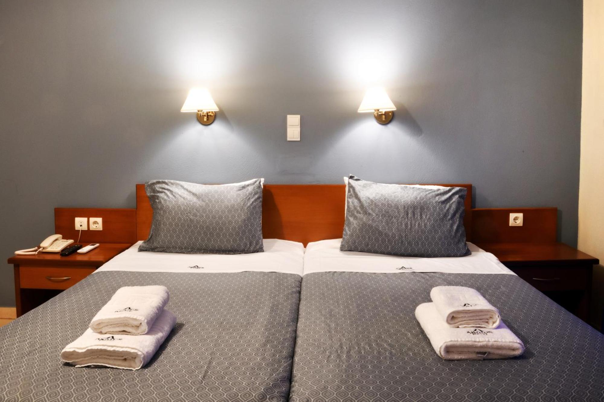 Akatos Hotel Agia Marina  Luaran gambar
