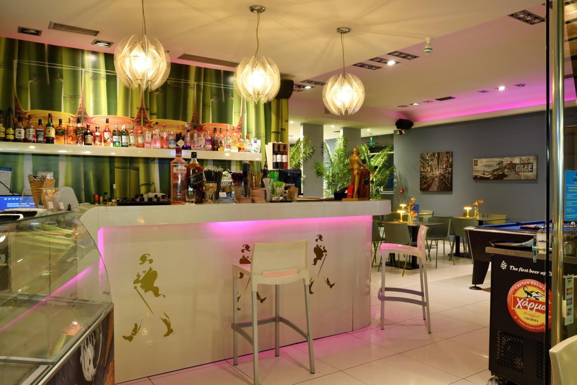 Akatos Hotel Agia Marina  Luaran gambar