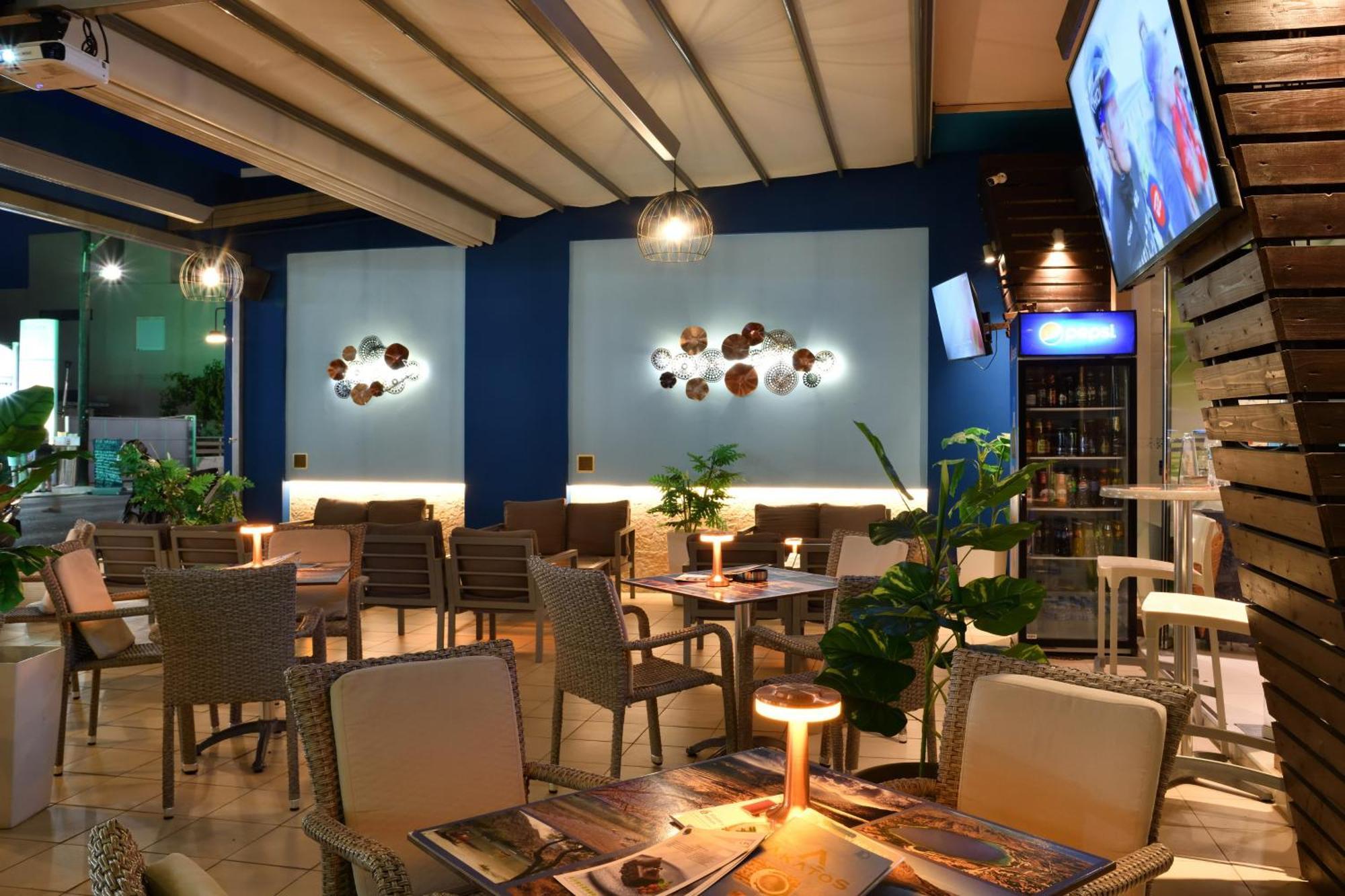Akatos Hotel Agia Marina  Luaran gambar
