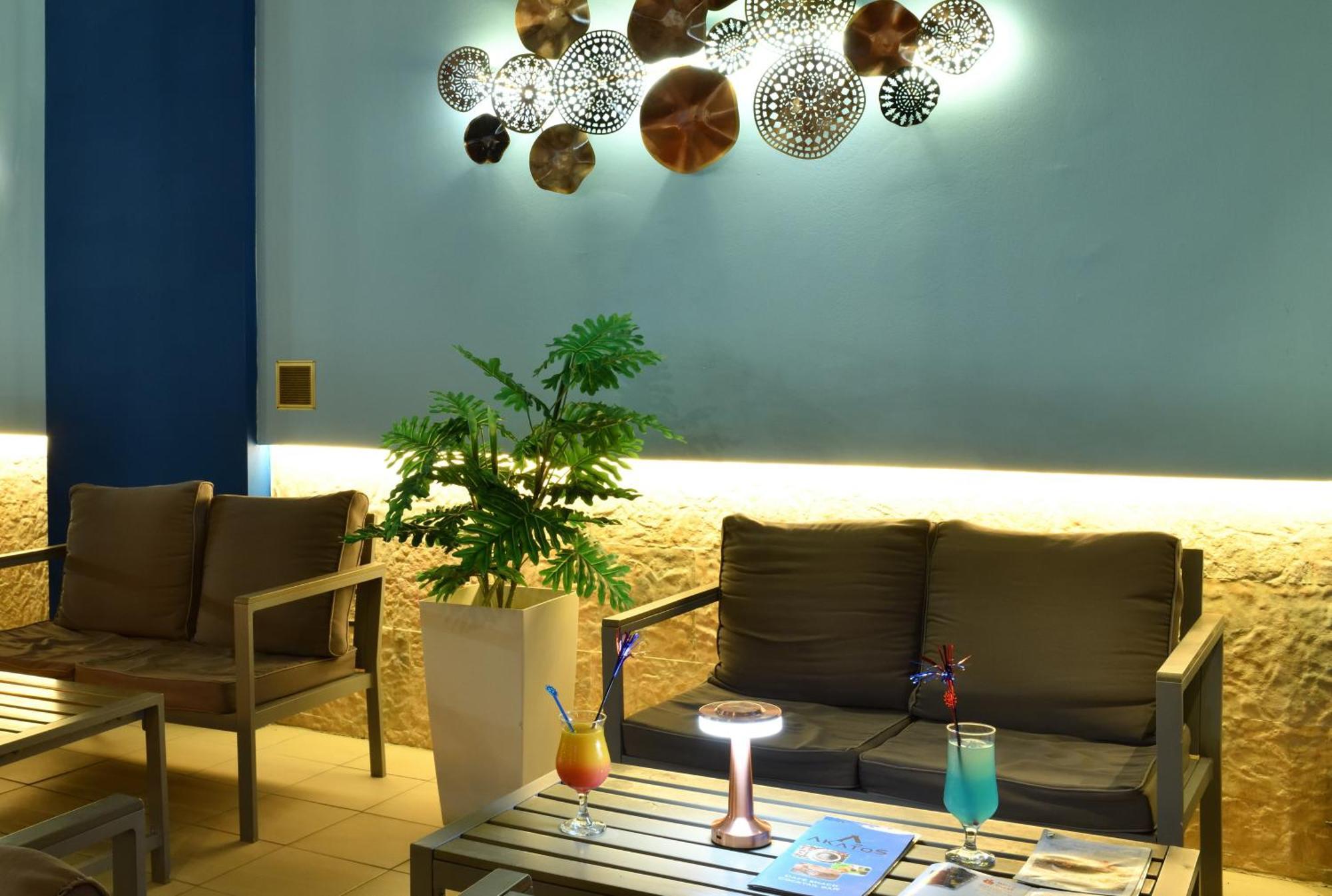 Akatos Hotel Agia Marina  Luaran gambar