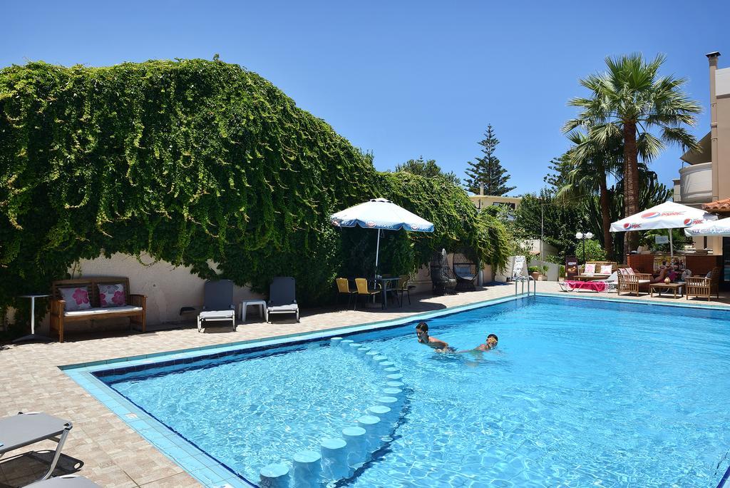 Akatos Hotel Agia Marina  Luaran gambar