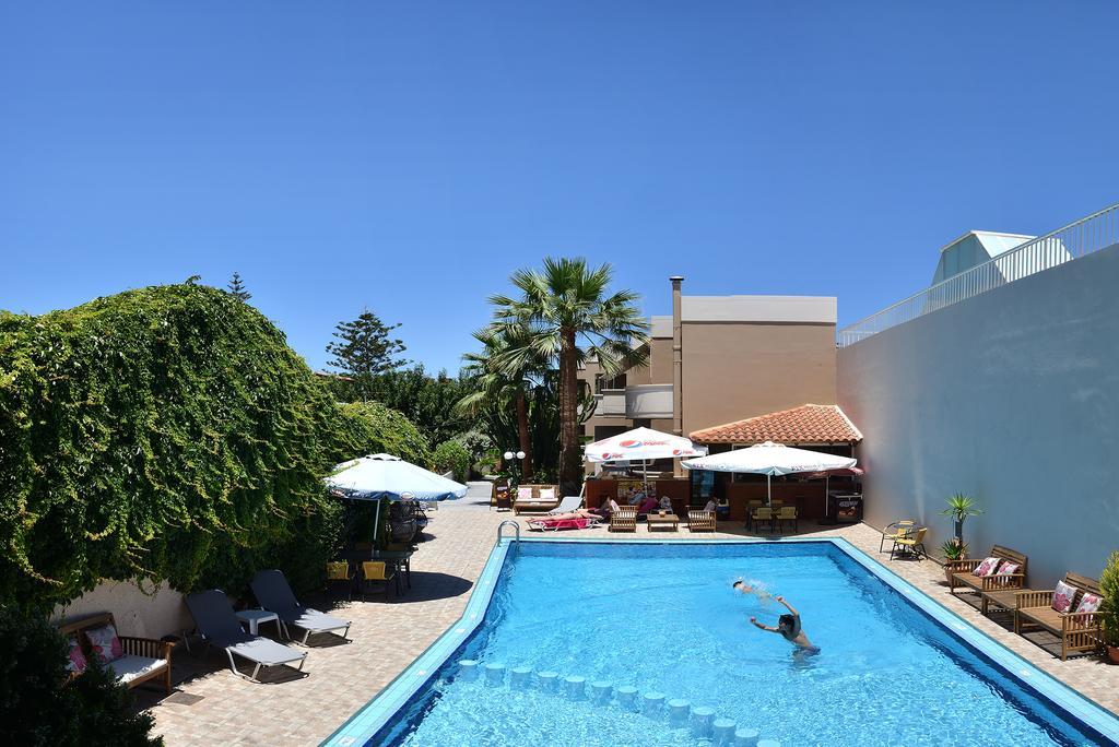 Akatos Hotel Agia Marina  Luaran gambar