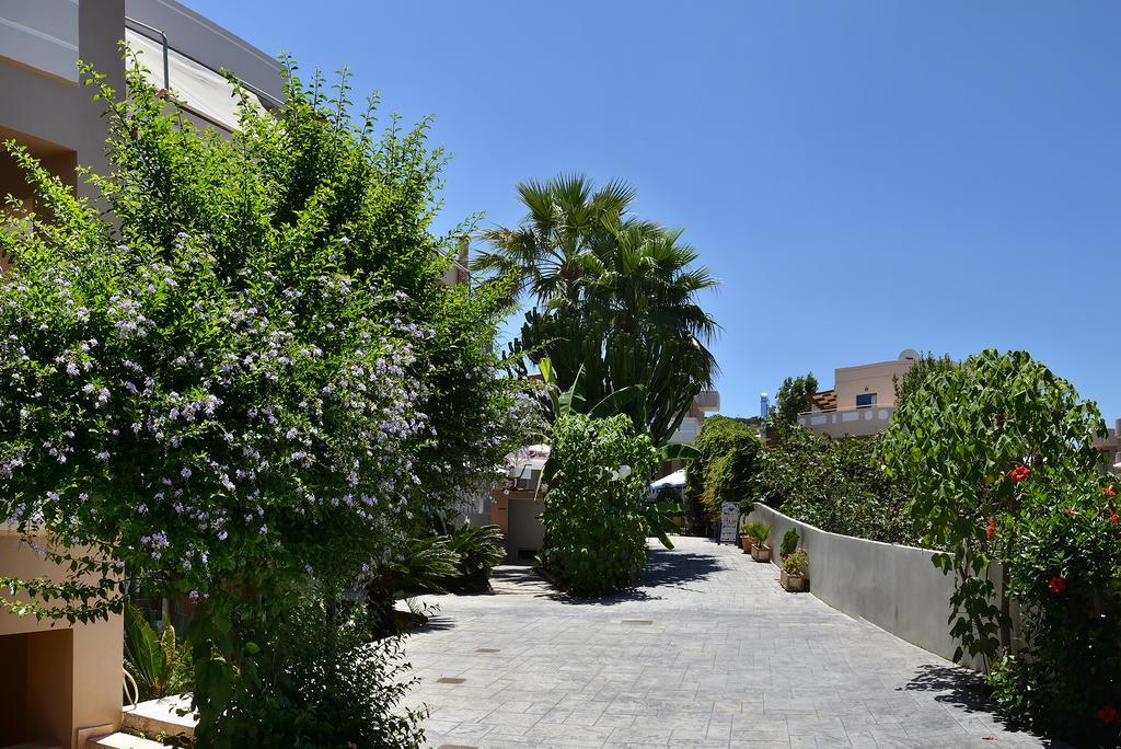 Akatos Hotel Agia Marina  Luaran gambar