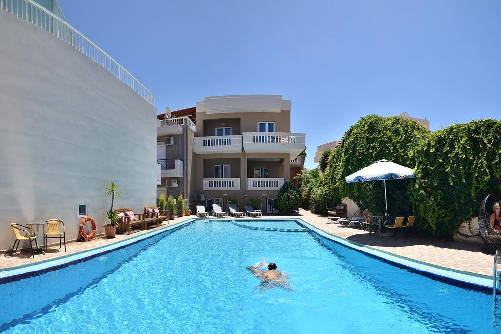 Akatos Hotel Agia Marina  Luaran gambar
