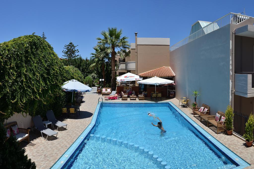 Akatos Hotel Agia Marina  Luaran gambar