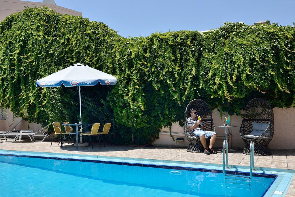 Akatos Hotel Agia Marina  Luaran gambar