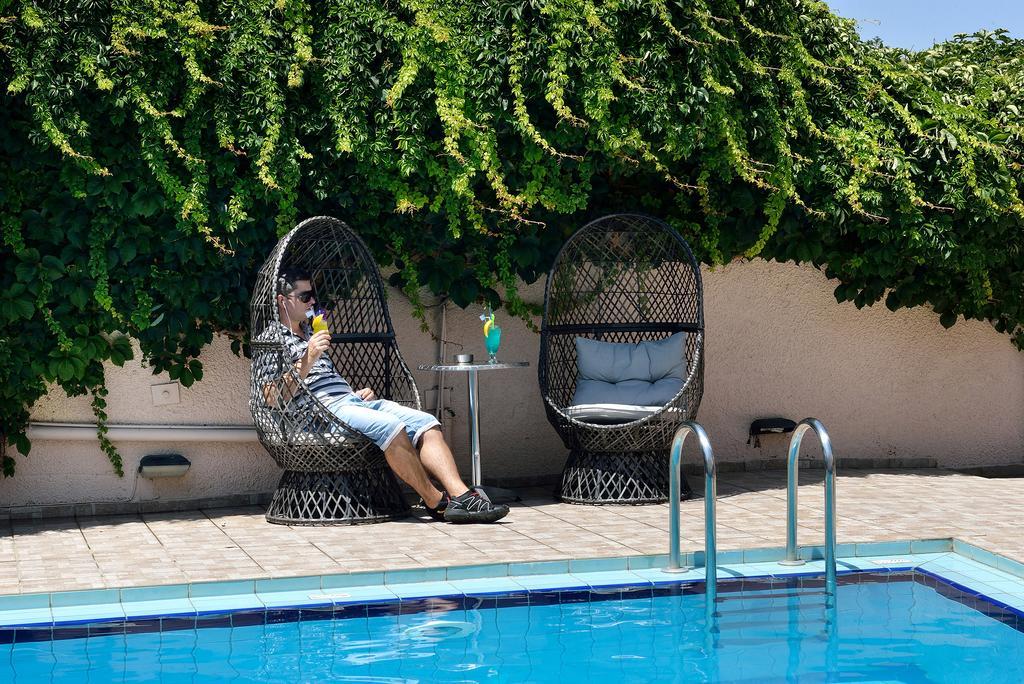 Akatos Hotel Agia Marina  Luaran gambar